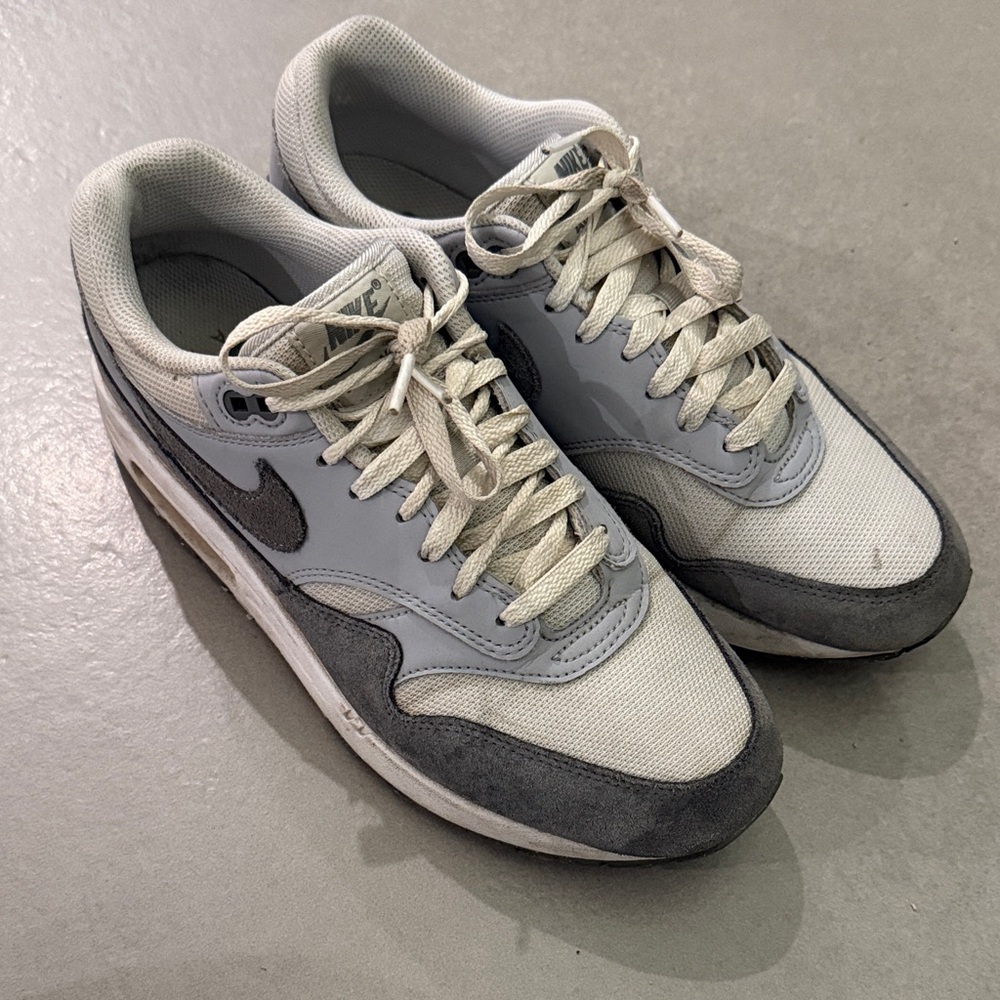 Nike men’s air max 1 grey and white size 9.5